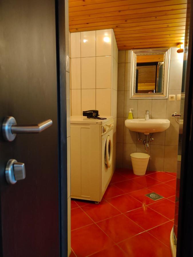 Rooms And Apartment Na Poljani Шкоф'я-Лока Екстер'єр фото